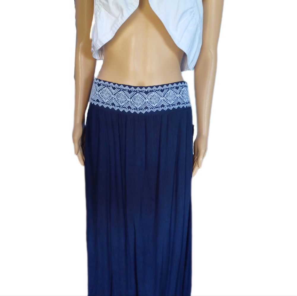NEW Directions L blue embroidered maxi skirt - Picture 2 of 9